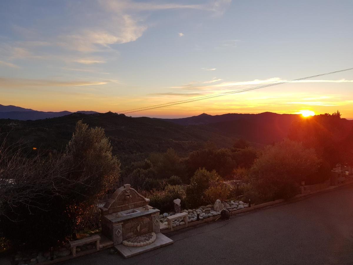 Amon Nos Otes Villa Vezzani Bagian luar foto
